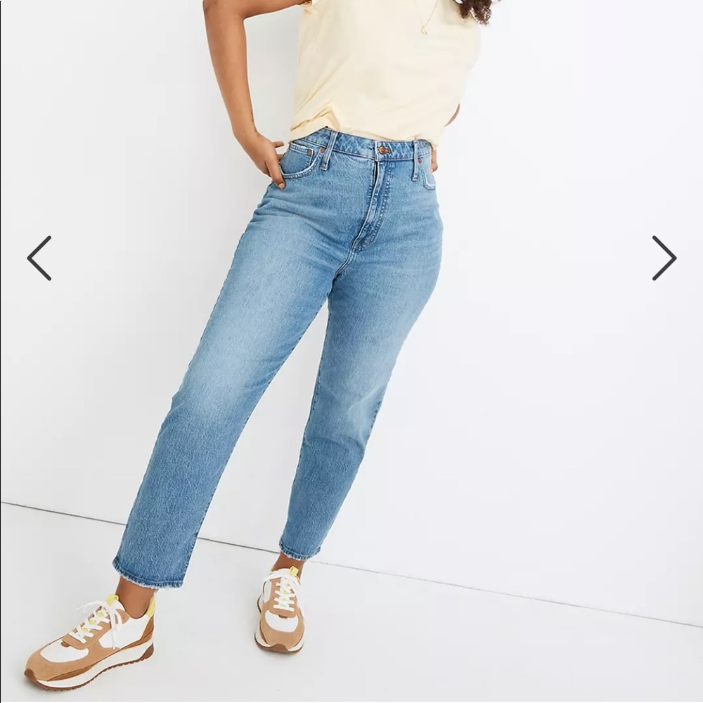 Madewell Classic Straight Jeans in Nearwood wash